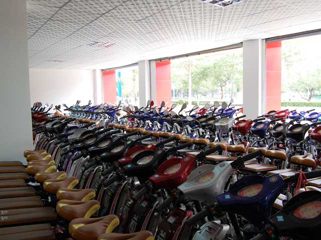 A typical grocery storefront in China