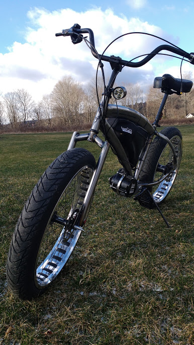 The Duro looks sexier than any other tire you can buy, too bad it sucks in bed